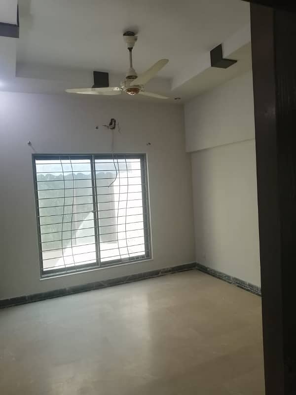 Spacious 5 Marla Full House with 3 Bedrooms in Prime DHA Phase 5 Location (Block B) 10