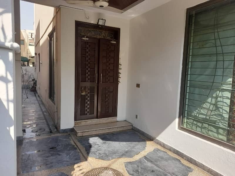 Spacious 6.5 Marla Full House With 3 Bedrooms In Prime DHA Phase 3 Location Block XX 1