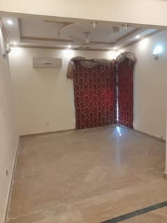 Spacious 6.5 Marla Full House With 3 Bedrooms In Prime DHA Phase 3 Location Block XX