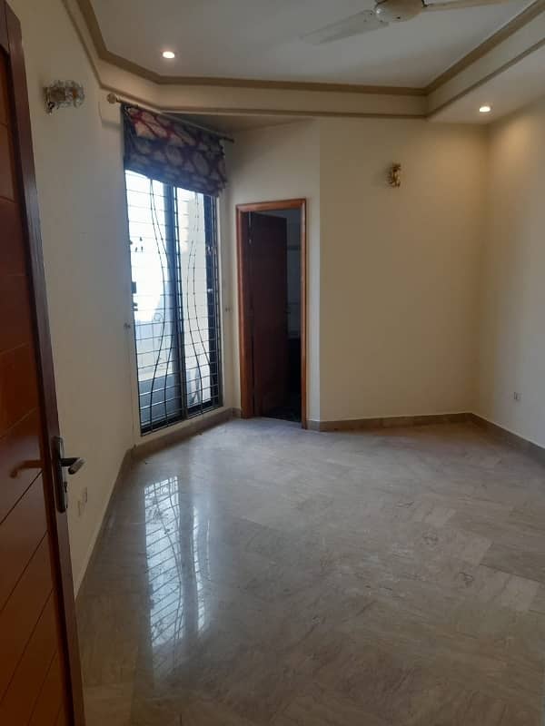 Spacious 6.5 Marla Full House With 3 Bedrooms In Prime DHA Phase 3 Location Block XX 22