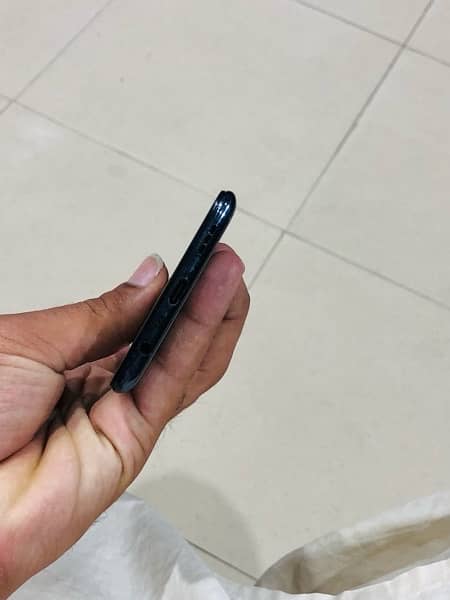 OPPO F17 PRO 10 by 8 condition 8gb 128gb black colour PTA Approved 4