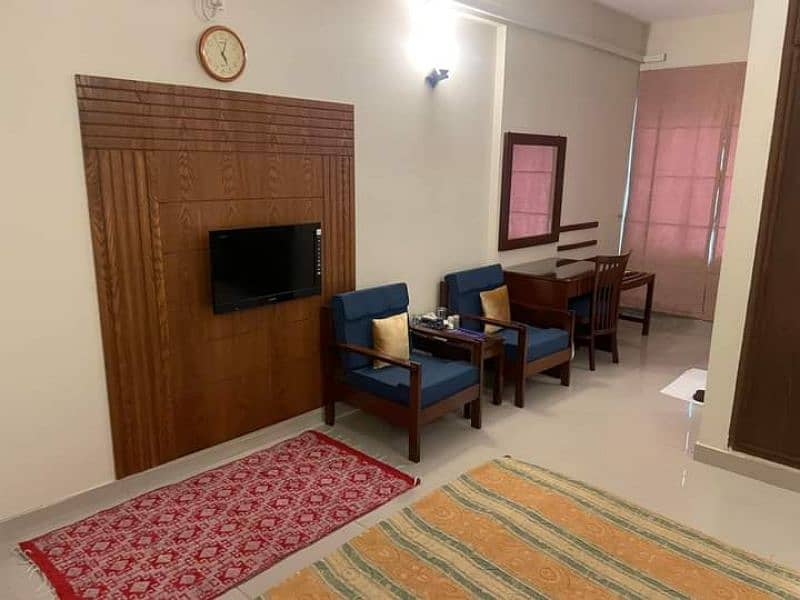 short time room for rent 5