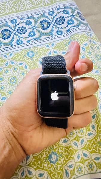 Apple watch Series 5, size 44MM, 92 % battery health 1