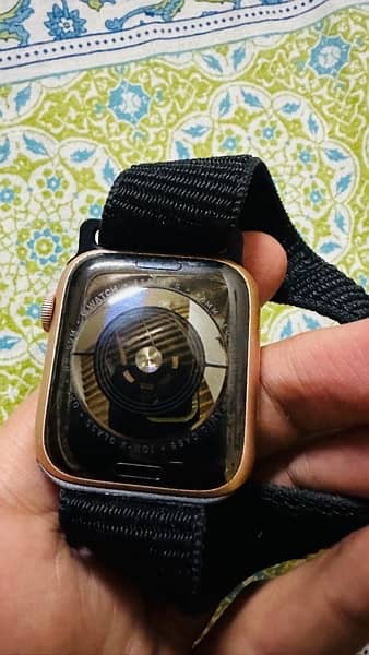 Apple watch Series 5, size 44MM, 92 % battery health 2