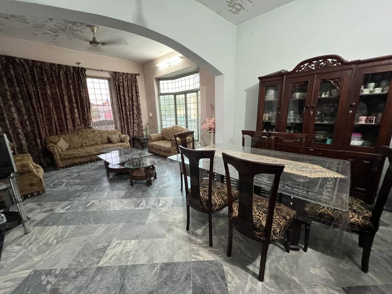 15 Marla Double Storey House For Sale At Saddar Bazar Cantt Prime Location. 4