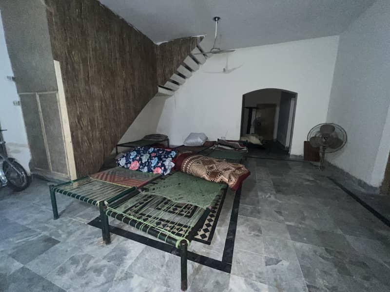 15 Marla Double Storey House For Sale At Saddar Bazar Cantt Prime Location. 5