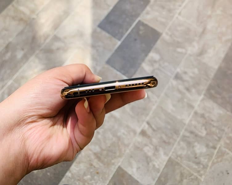 iphone xs Pta approved 64gb 1