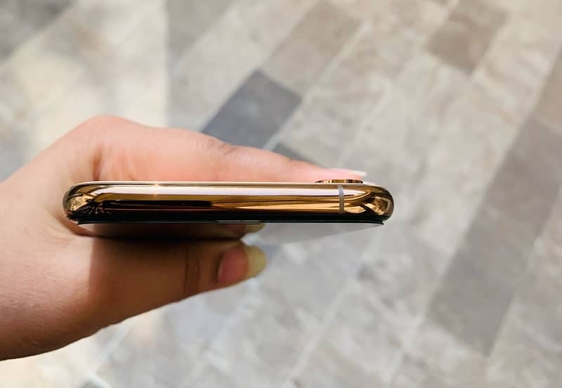 iphone xs Pta approved 64gb 3