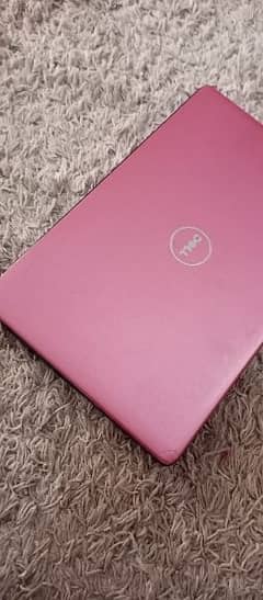 storage: 320. ram :2gb full size laptop. color:light pink