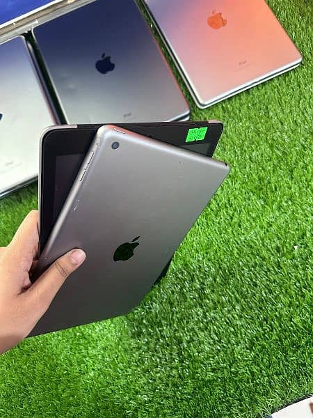 Apple iPad 6th Generation 3
