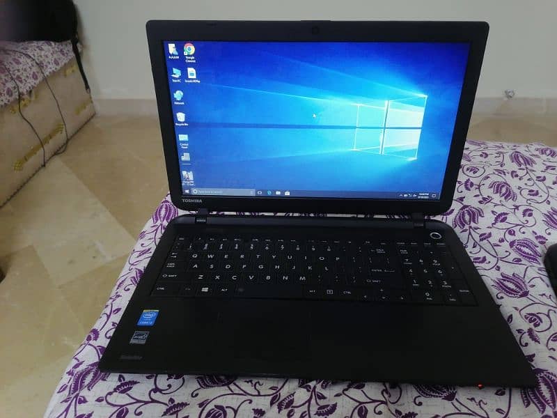 Toshiba core i3, 4th gen, 4 gb ram, 320 gb hdd 2