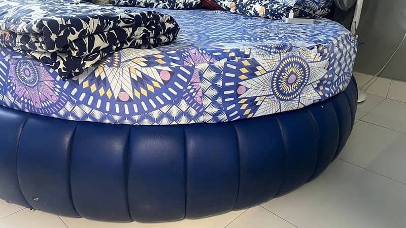 Round Bed with mattress 3