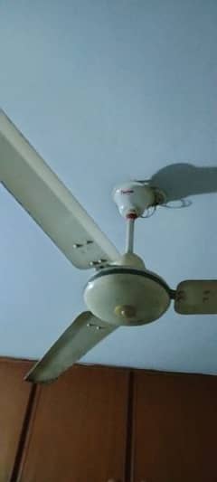 2 ceiling fans sell on working condition.