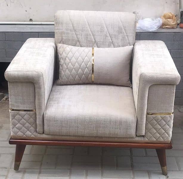 Luxury Sofa Set Available 5