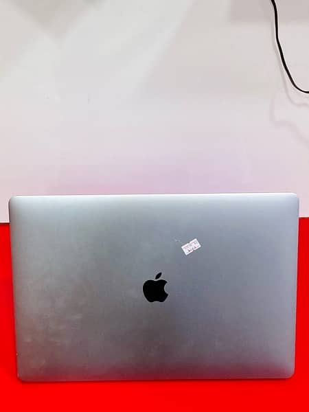 MacBook Pro 2019 i9 1