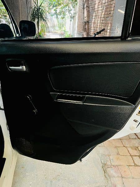 Suzuki Wagon R 2015 VXL Doctor Using Car Lush Condition 17