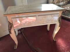 High Gloss Console in deco paint beautiful Design best finishing