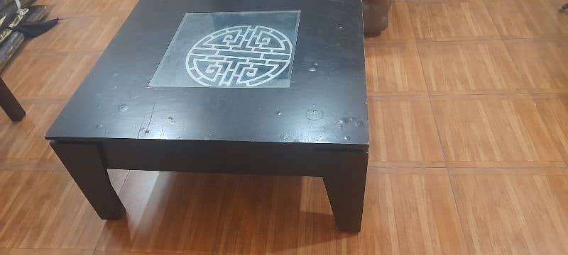 table in good condition 3