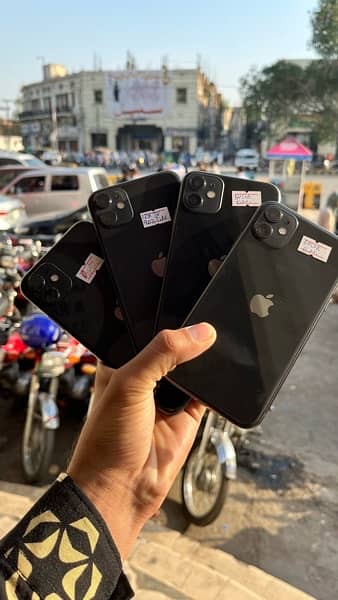 iPhone 11 64GB non pta jv 10/9 condition 4 months sim time 7