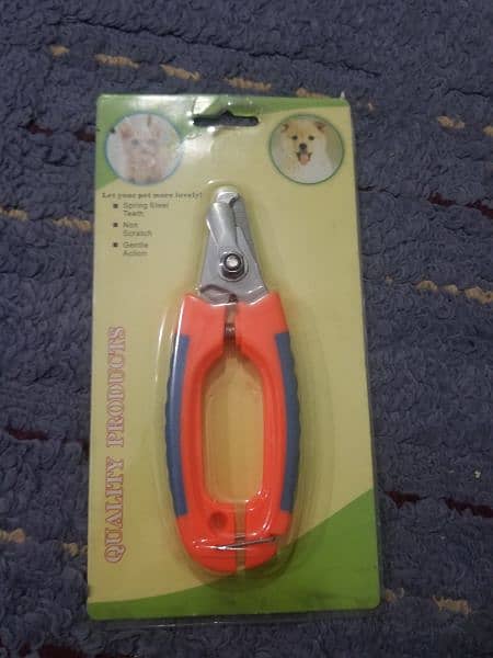 cat brush and nail cutter 2