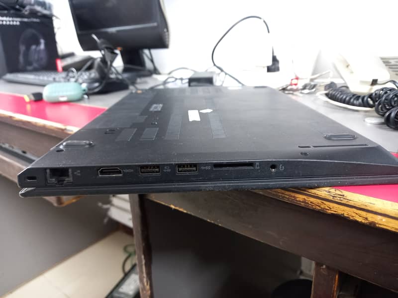 Lenovo ThinkPad T570 (core i7 6th Gen) 4