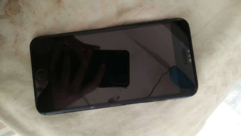 I phone 7plus 10/10 PTA 32GB  approved shine Black color 3