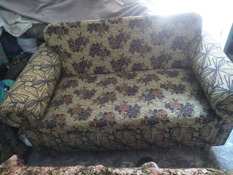 sofa in good condition. 4