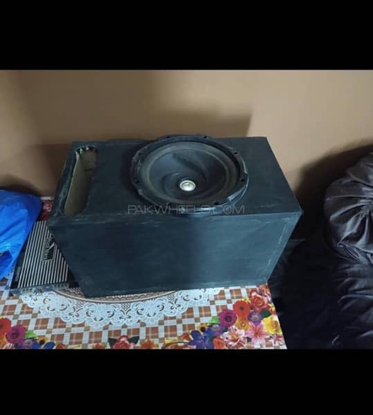 Amplifier or boofer for sale 2