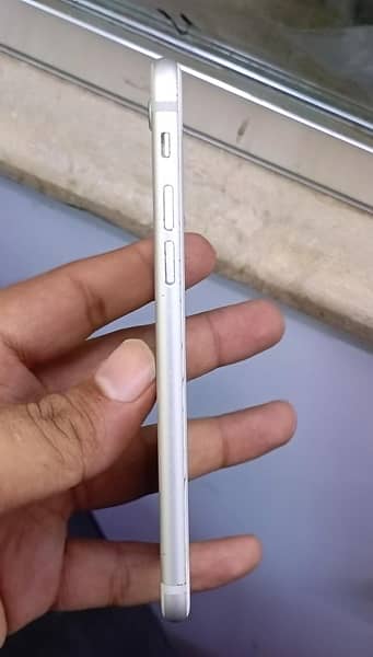 iPhone 7 128 gb non pta all ok sirf finger not working conditions 10/8 6