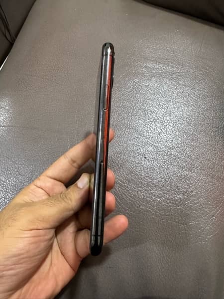 Iphone 11 Pro (Pta Approved) Black Color 5