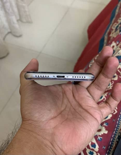 iPhone X (64 GB - PTA approved) 3