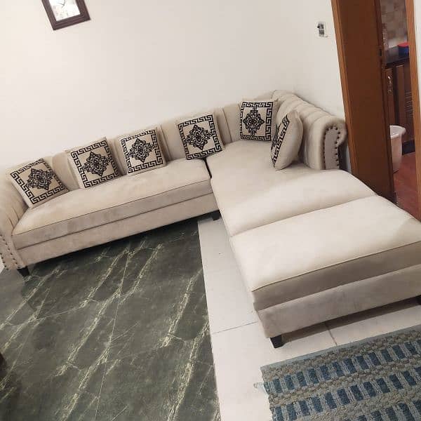 L Shaped Sofa Brand new condition 1