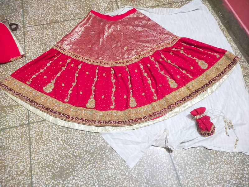 Dulhan/ bridal dress for urgent sale 3