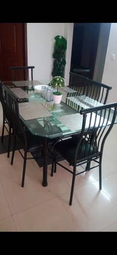 Dining table for sale 0