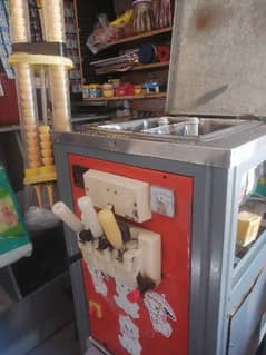 Double cone ice cream machine