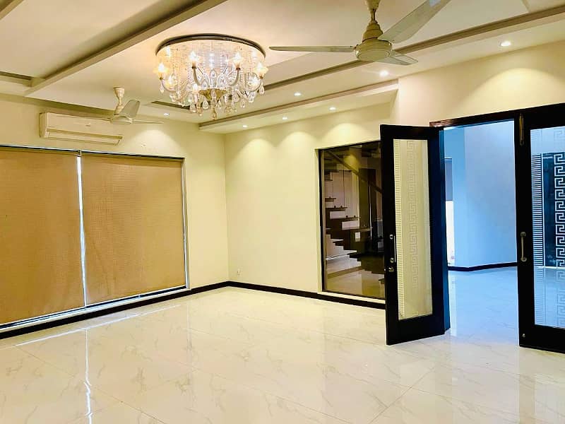 ONE KANAL BEAUTIFUL HOUSE AVALIABLE FOR RENT IN DHA PHASE 5 9