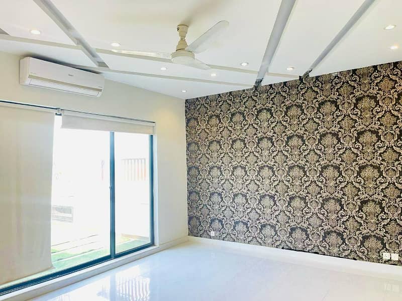 ONE KANAL BEAUTIFUL HOUSE AVALIABLE FOR RENT IN DHA PHASE 5 27