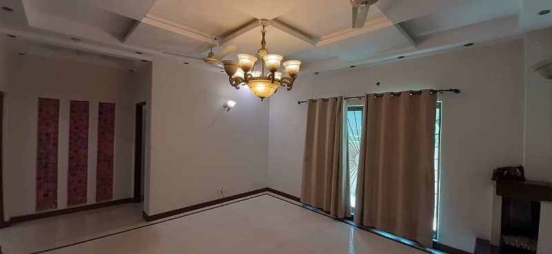 10 Marla House For SALE Phase 4, DD Block DHA 20