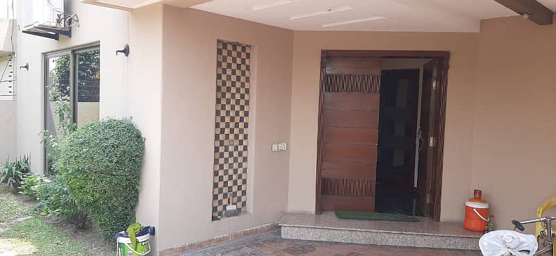 10 Marla House For SALE Phase 4, DD Block DHA 24