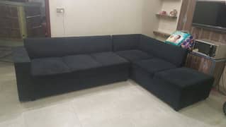 2 years used Right hand 6 seater corner  Couch with 11 cushions 0