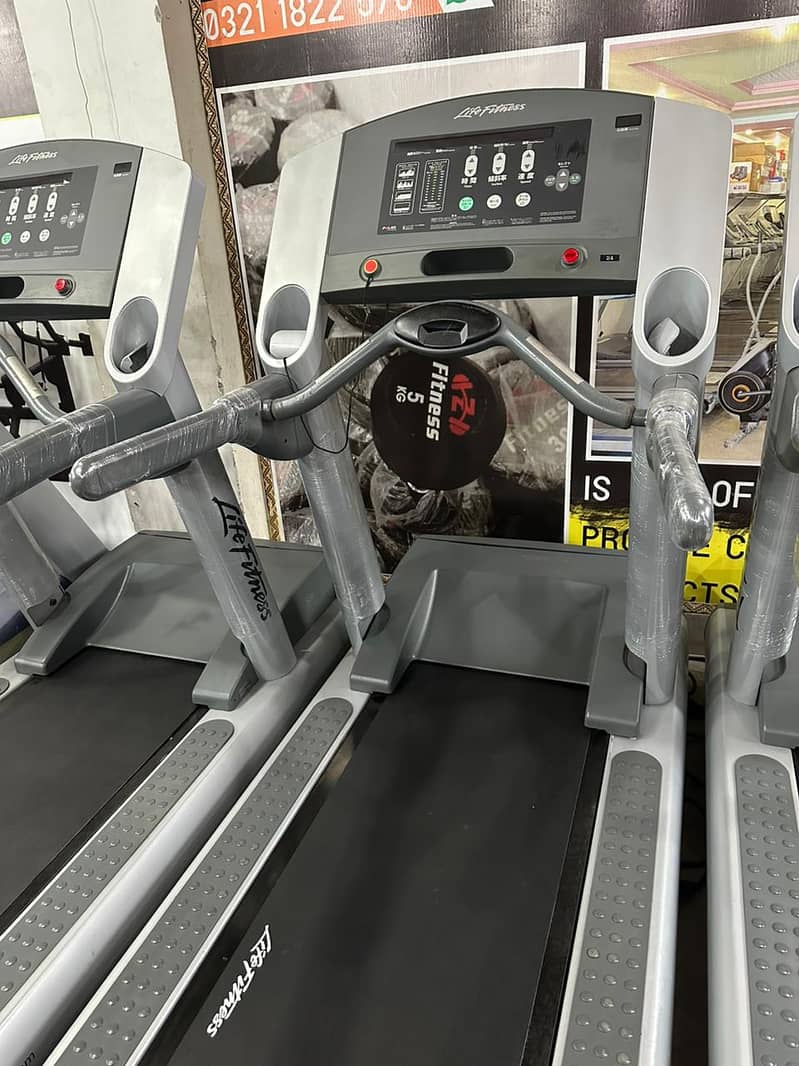 treadmill || commercial treamill || life fitness || usa brand || 15