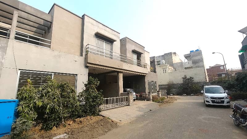 5 Marla Centrally Located House Available In Divine Gardens For Sale 3