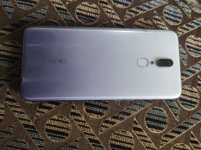 oppo f11 4/64 with box for sale 1