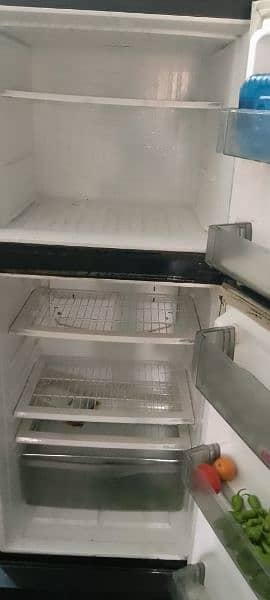 Pel refrigerator medium size fresh condition 3