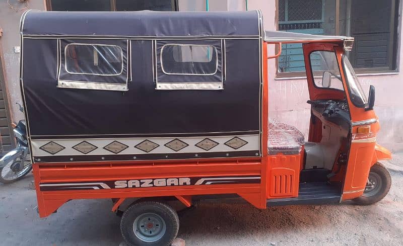 SAZGAR  12 Seater Rickshaw with Cargo Loader 4