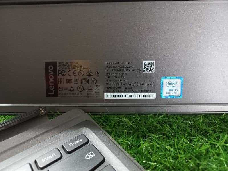 Lenovo Miix 520 i5 8th Generation 12'⁶ 2k Touch display detachable 6