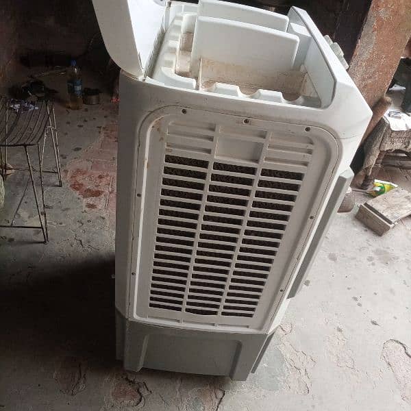 air cooler with six bottles 4