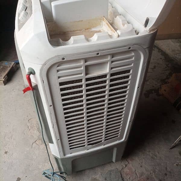 air cooler with six bottles 5