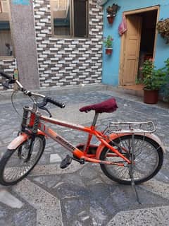 Universal Bicycle in Excellent Condition | Medium Size |