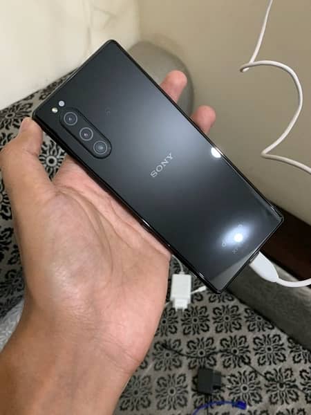 Sony Xperia 5 i | 10/10 1